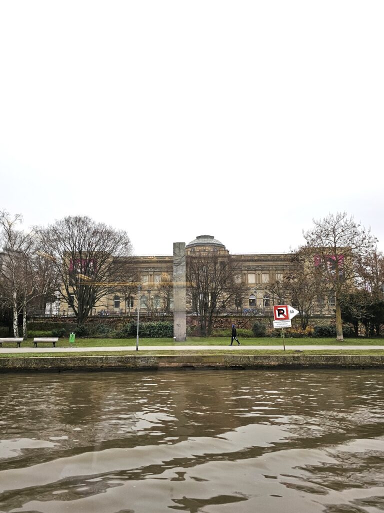 main river bank1