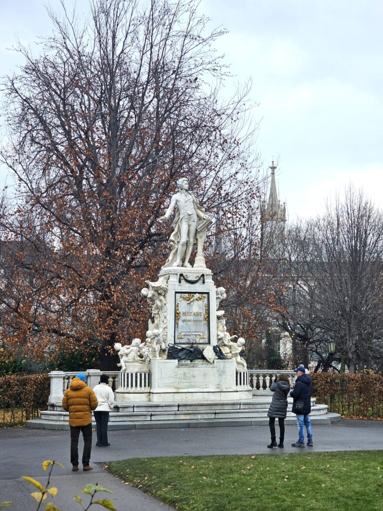 mozart monument